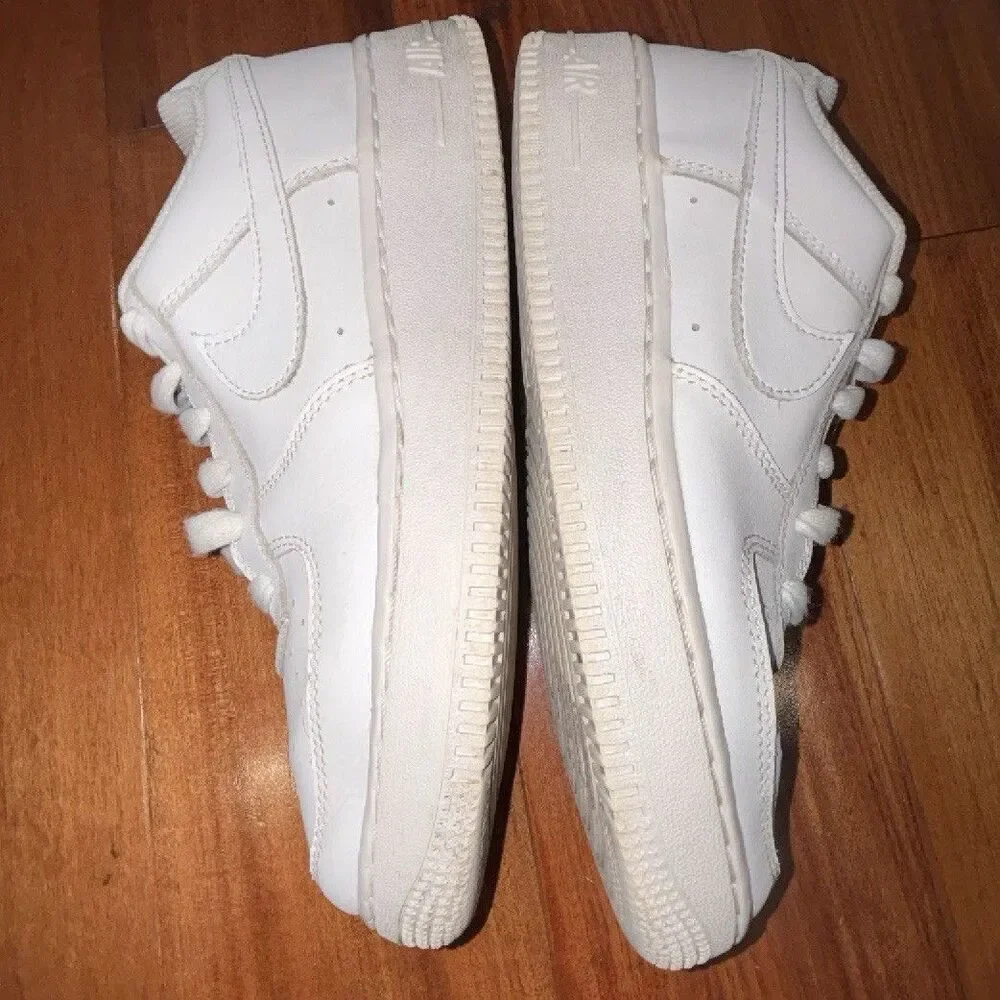 Nike Air Force 1 White Leather Solid Low Top Lace-Up Sneakers size 5.5Y